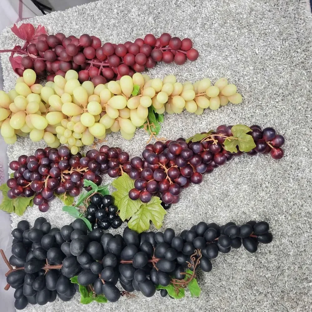 Lot of 6 Vintage Artificial  Rubber Grapes